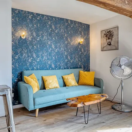 Authentique 3 Nid Urbain Au Charme Envoutant En Plein Coeur De