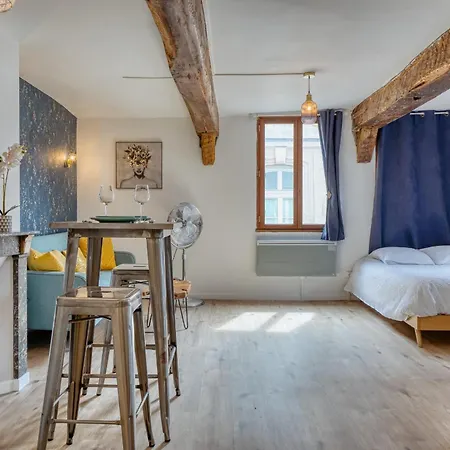 Authentique 3 Nid Urbain Au Charme Envoutant En Plein Coeur De Διαμέρισμα *